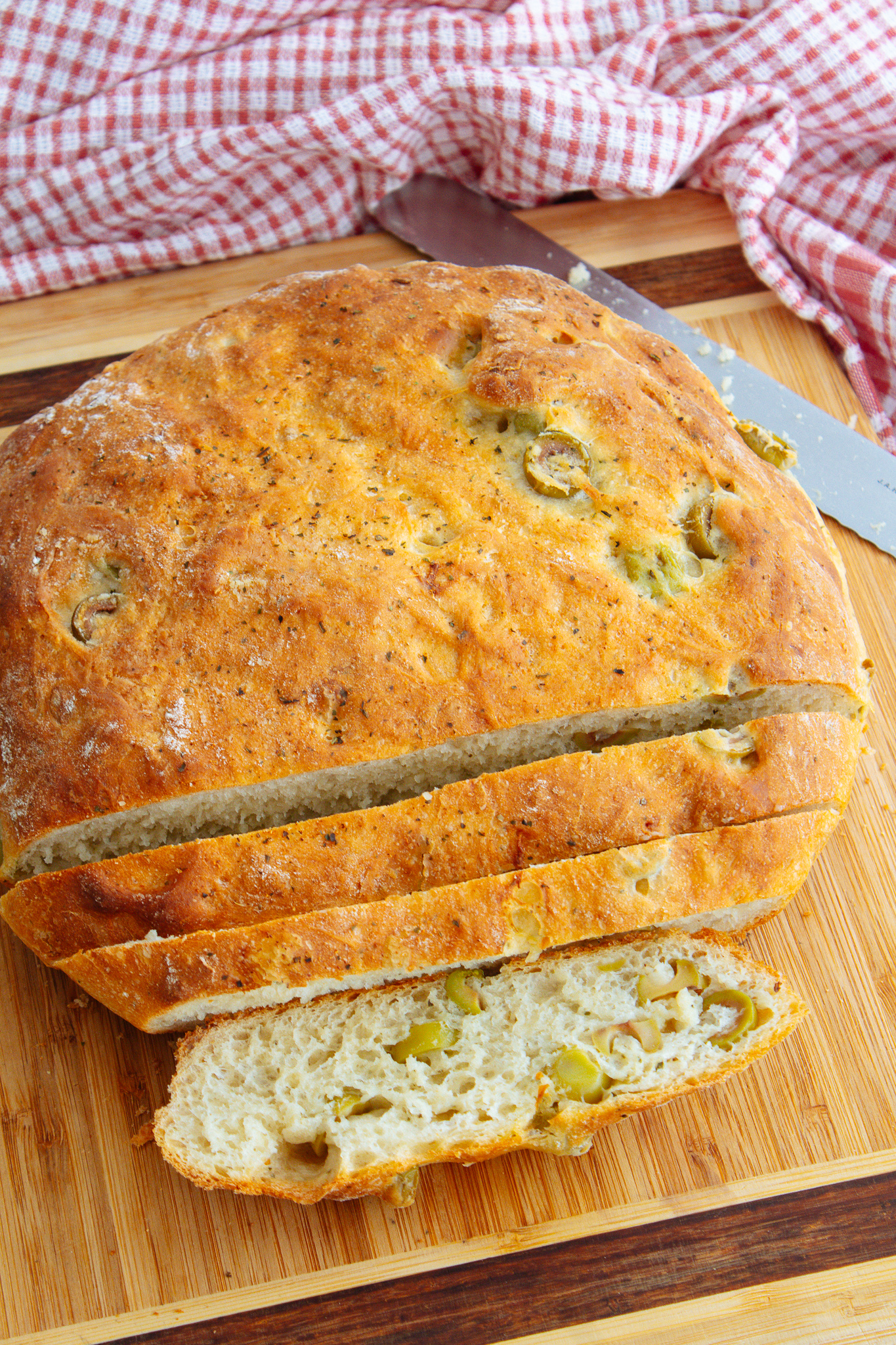 No Knead Garlic Olive Skillet Bread